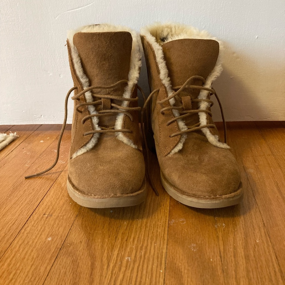 Ugg Quincy style boot